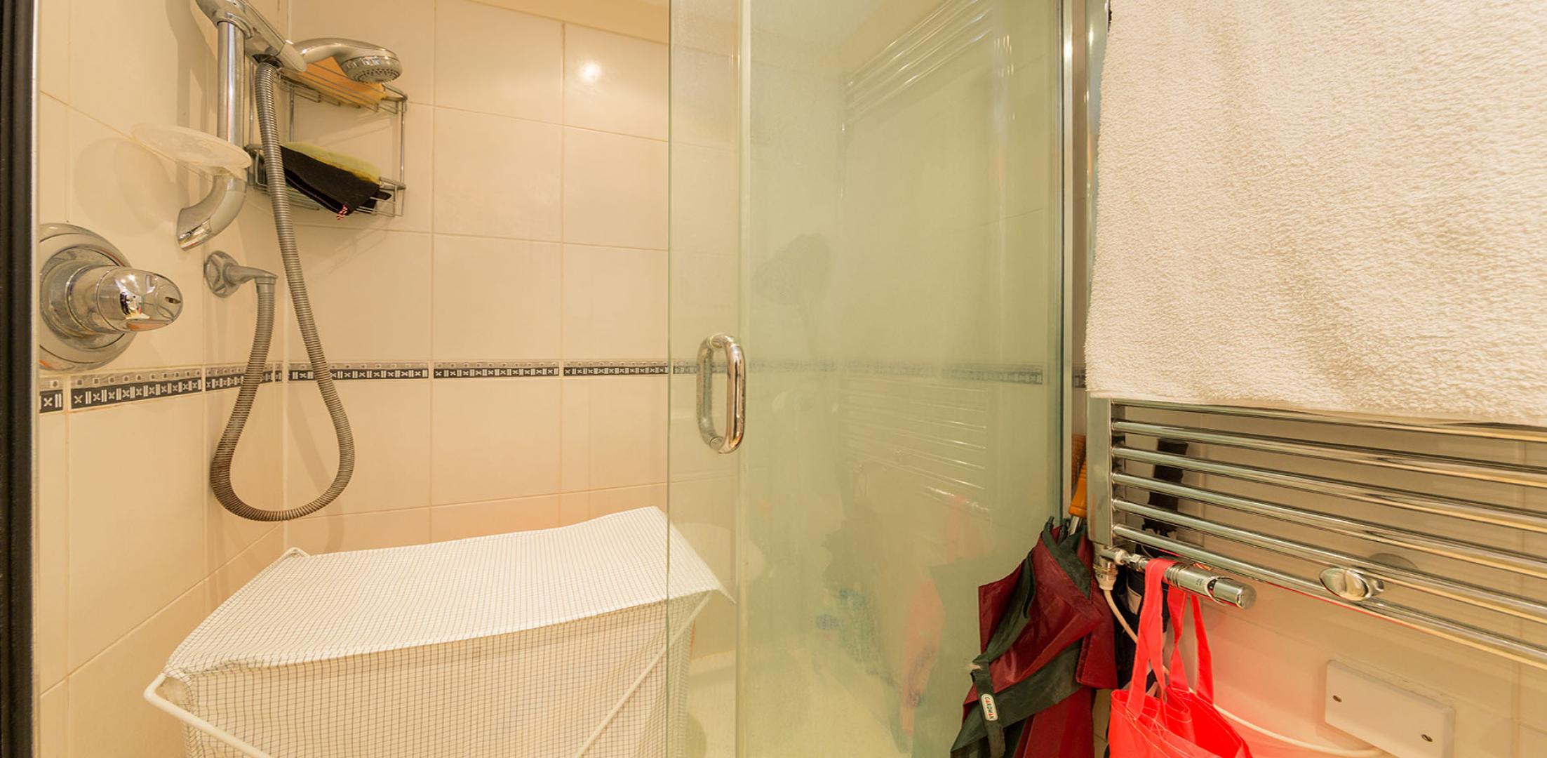 			WATER RATES INCLUDED, 1 Bedroom, 1 bath, 1 reception Flat			 Parliament Hill,  HAMPSTEAD HEATH / BELSIZE PARK